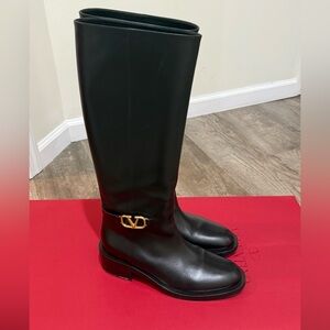 Authentic Valentino Garavani Women's Vlogo Pull-On Riding Boots 39 / US 9